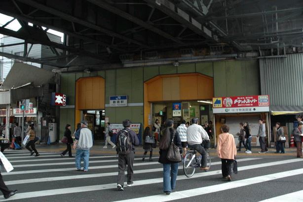 JR鶴橋駅前