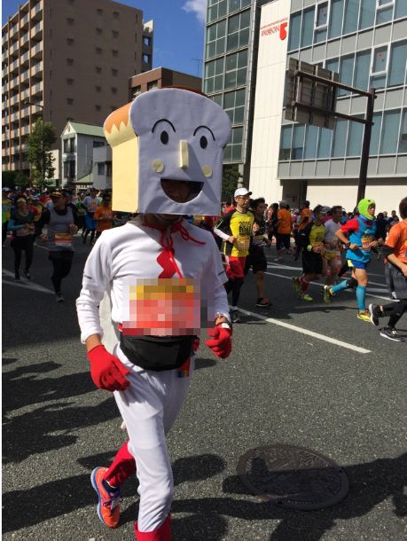 大阪マラソン　食パンマンだ